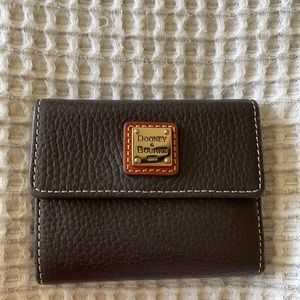 Dooney & Bourke tri wallet